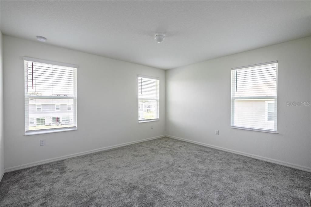 For Rent: $2,150 (3 beds, 2 baths, 1418 Square Feet)