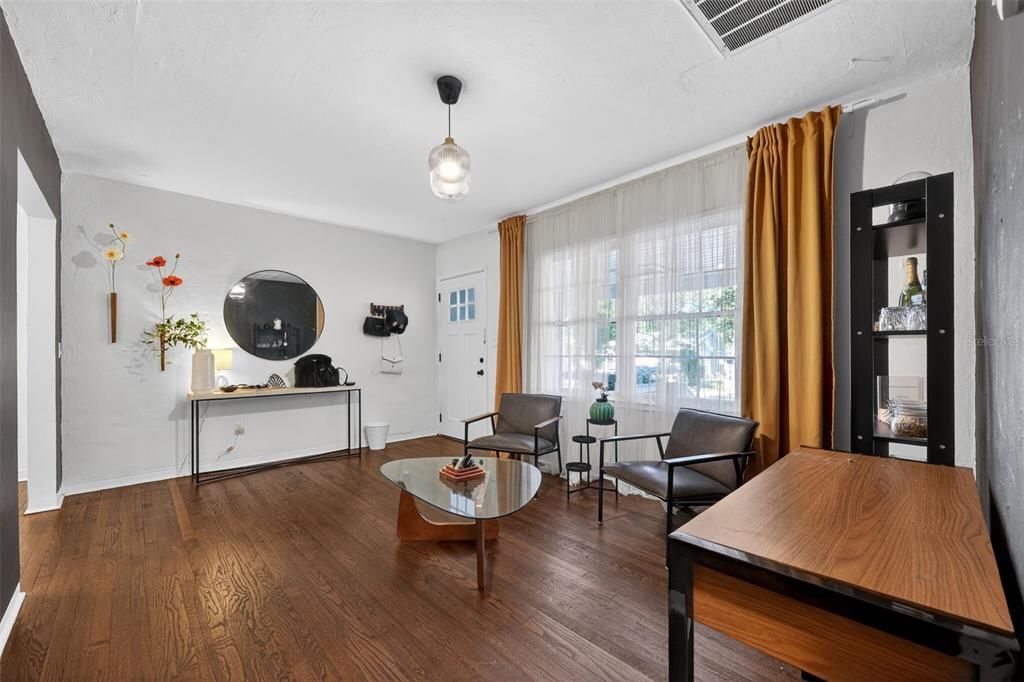 For Sale: $485,000 (3 beds, 2 baths, 1462 Square Feet)