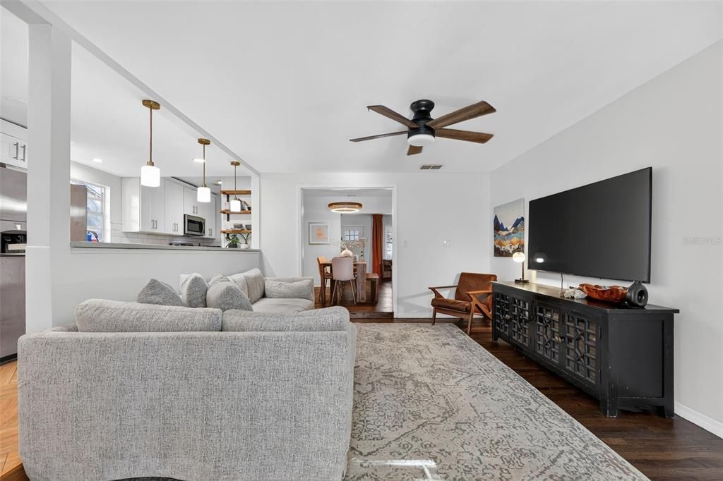 For Sale: $485,000 (3 beds, 2 baths, 1462 Square Feet)