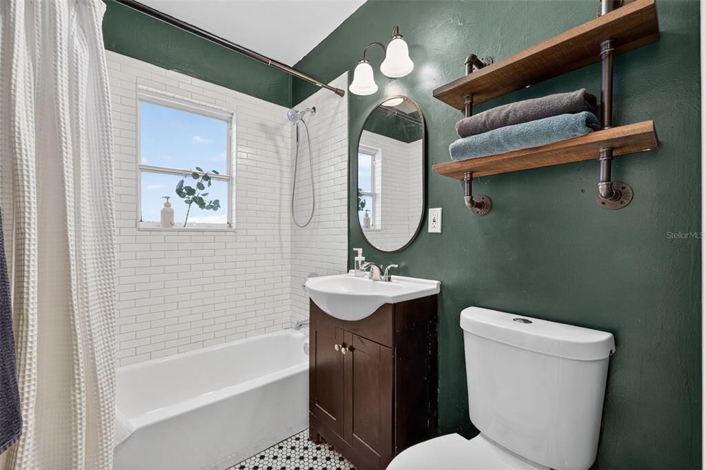 For Sale: $485,000 (3 beds, 2 baths, 1462 Square Feet)