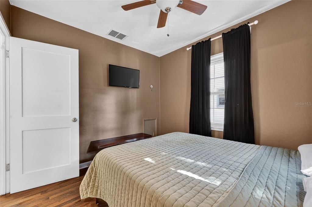 For Sale: $485,000 (3 beds, 2 baths, 1462 Square Feet)