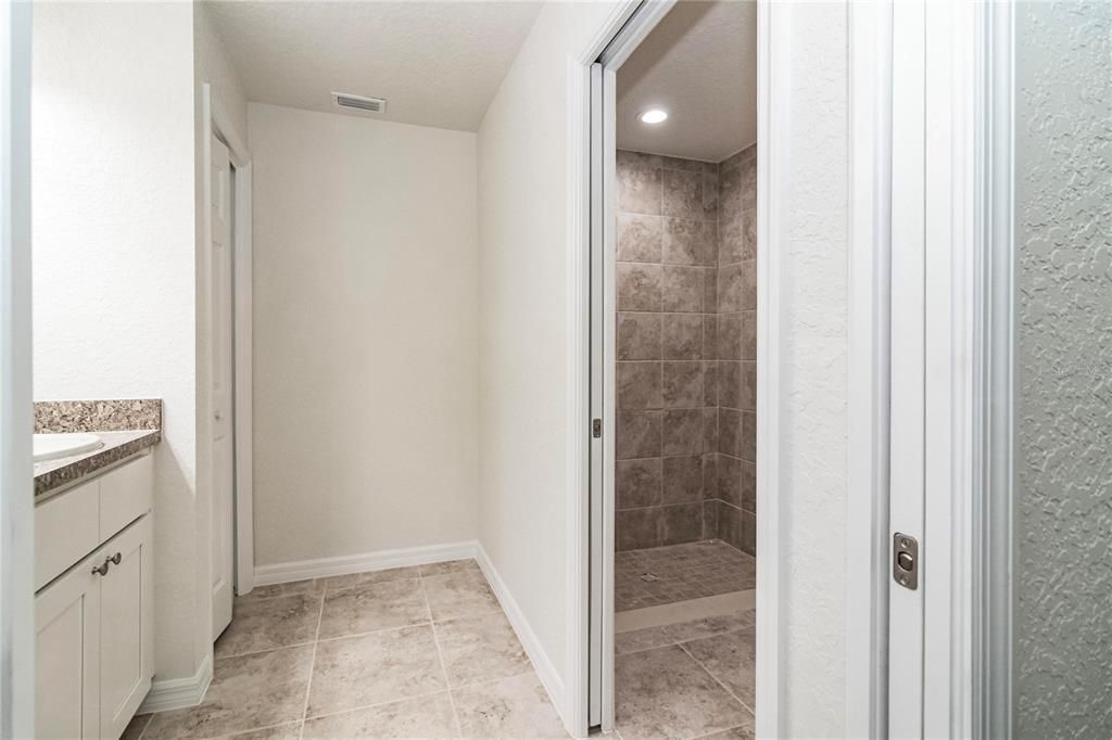 For Sale: $275,000 (3 beds, 2 baths, 1348 Square Feet)