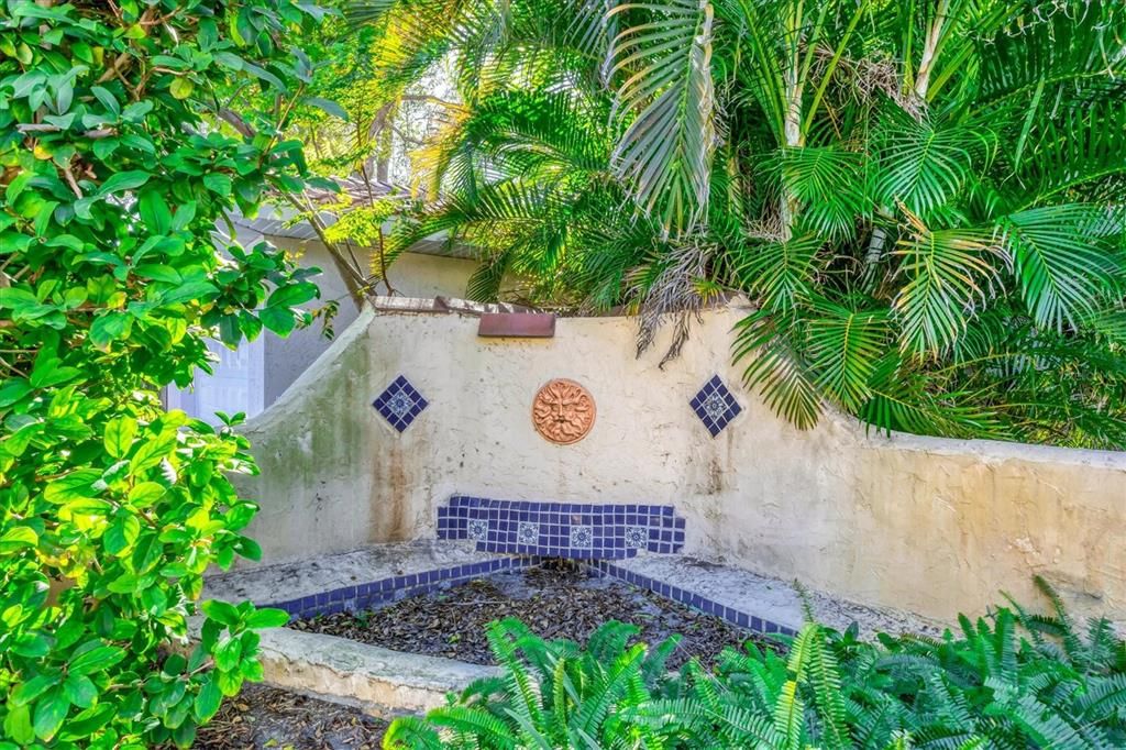 For Sale: $1,100,000 (3 beds, 2 baths, 2688 Square Feet)