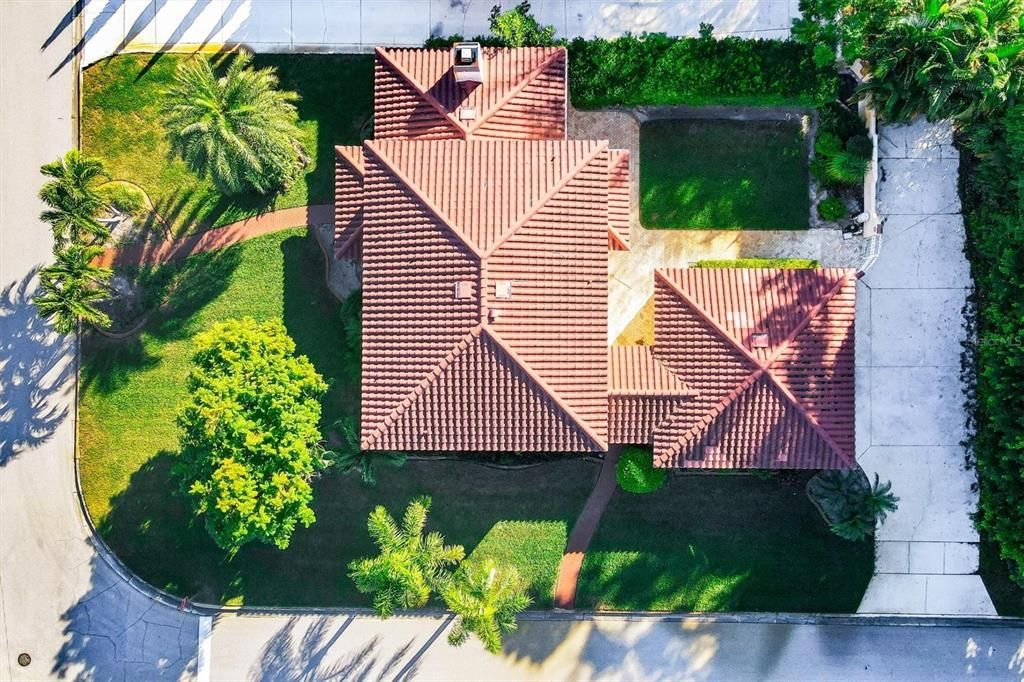 For Sale: $1,100,000 (3 beds, 2 baths, 2688 Square Feet)