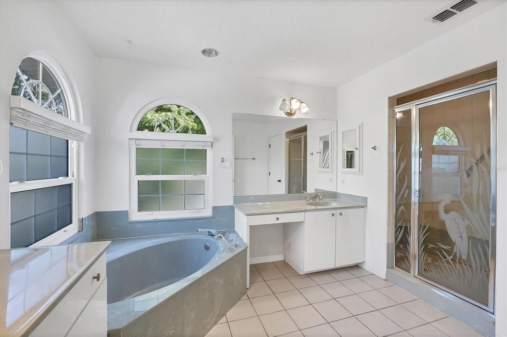 For Sale: $1,100,000 (3 beds, 2 baths, 2688 Square Feet)