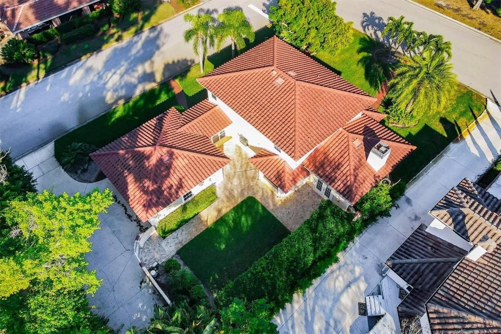 For Sale: $1,100,000 (3 beds, 2 baths, 2688 Square Feet)