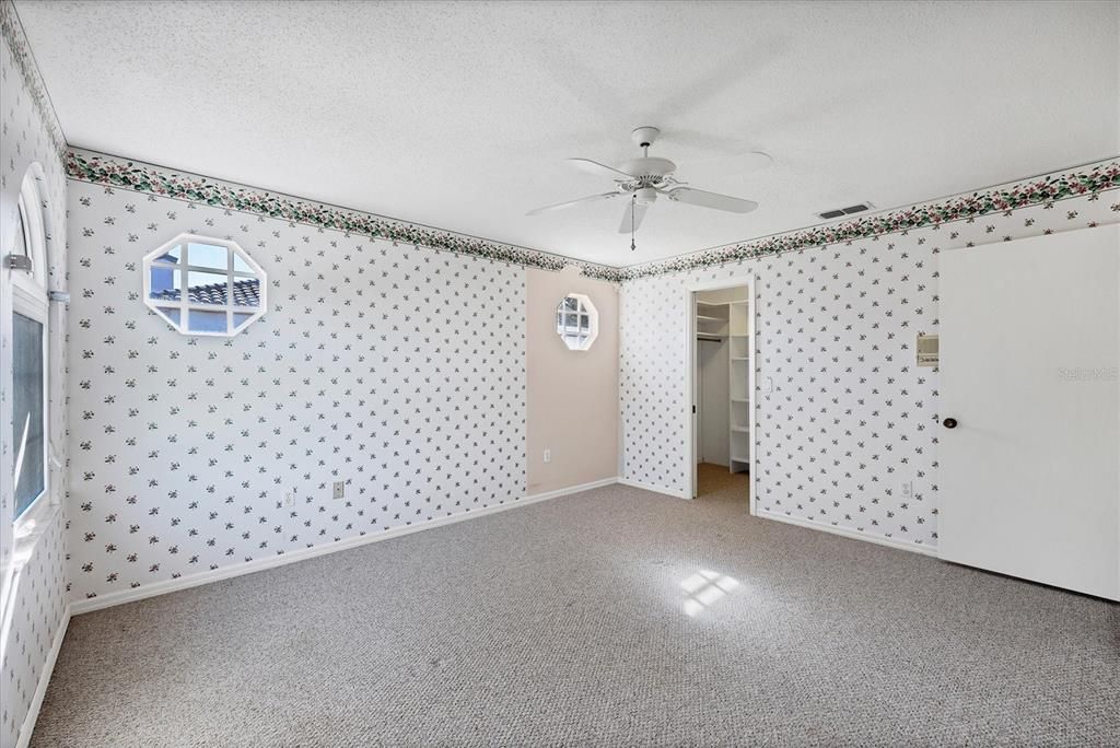 For Sale: $1,100,000 (3 beds, 2 baths, 2688 Square Feet)