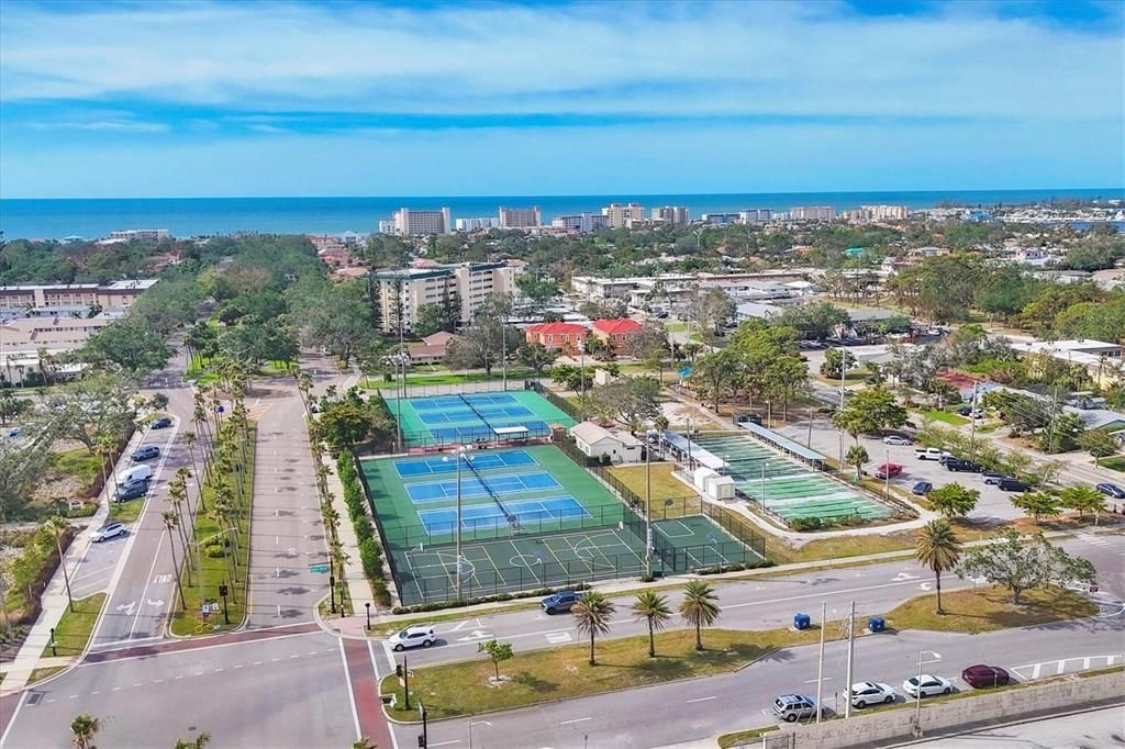 For Sale: $1,100,000 (3 beds, 2 baths, 2688 Square Feet)