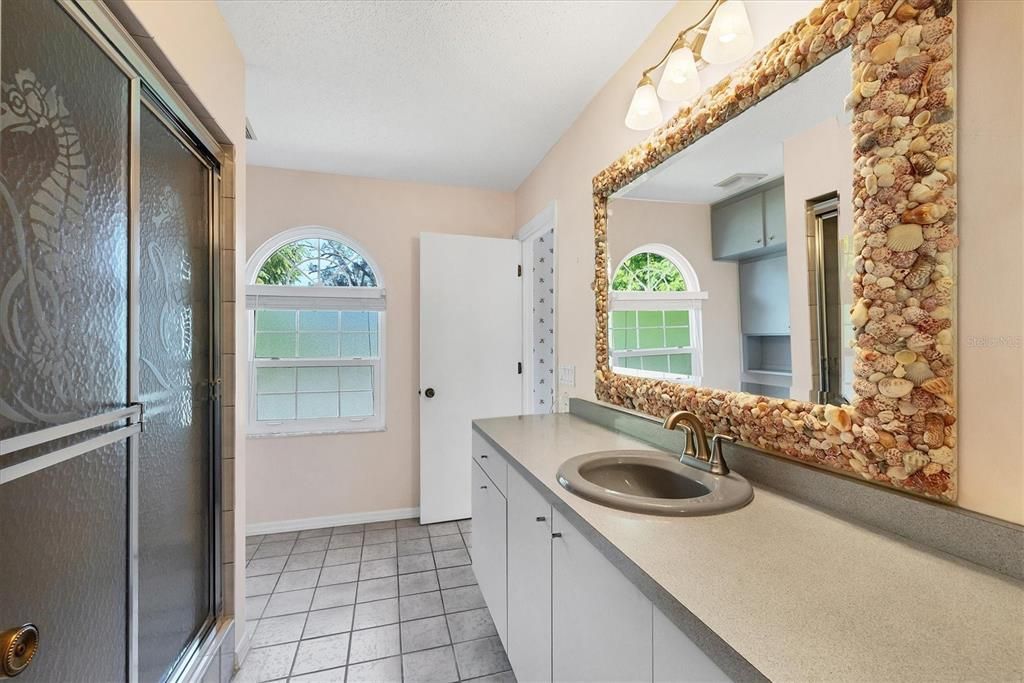 For Sale: $1,100,000 (3 beds, 2 baths, 2688 Square Feet)