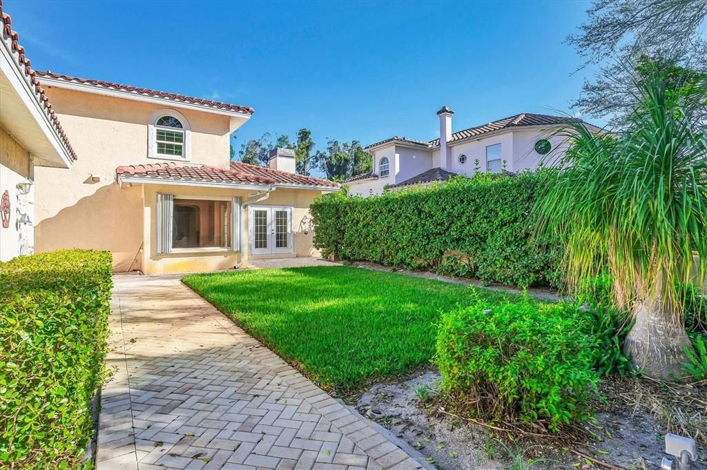 For Sale: $1,100,000 (3 beds, 2 baths, 2688 Square Feet)