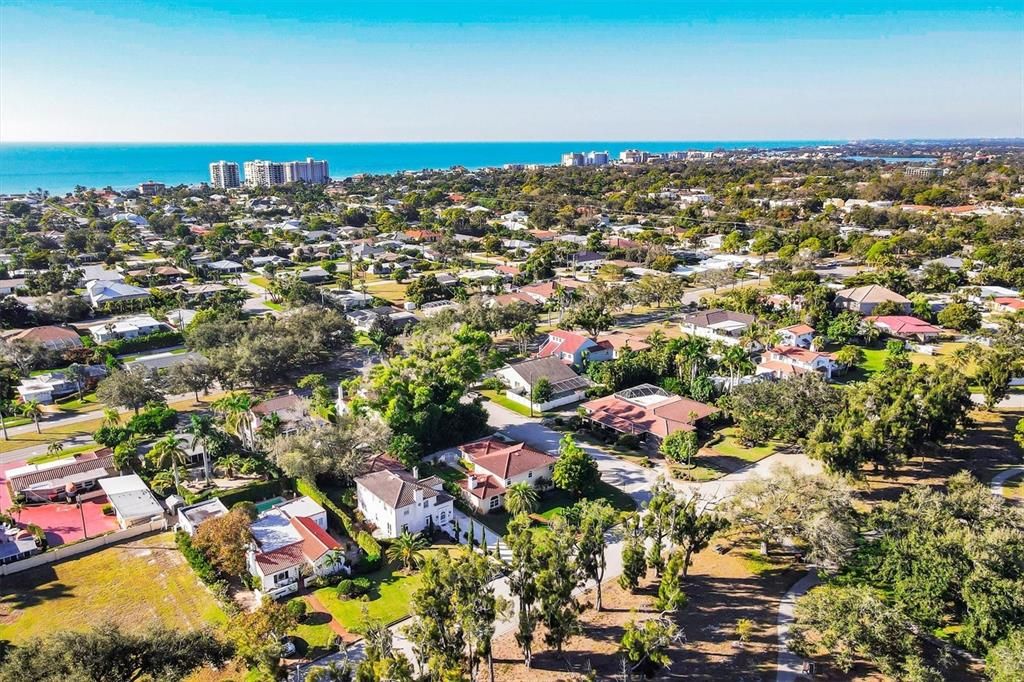 For Sale: $1,100,000 (3 beds, 2 baths, 2688 Square Feet)