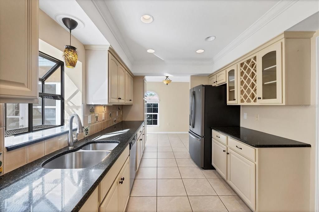 For Sale: $1,100,000 (3 beds, 2 baths, 2688 Square Feet)