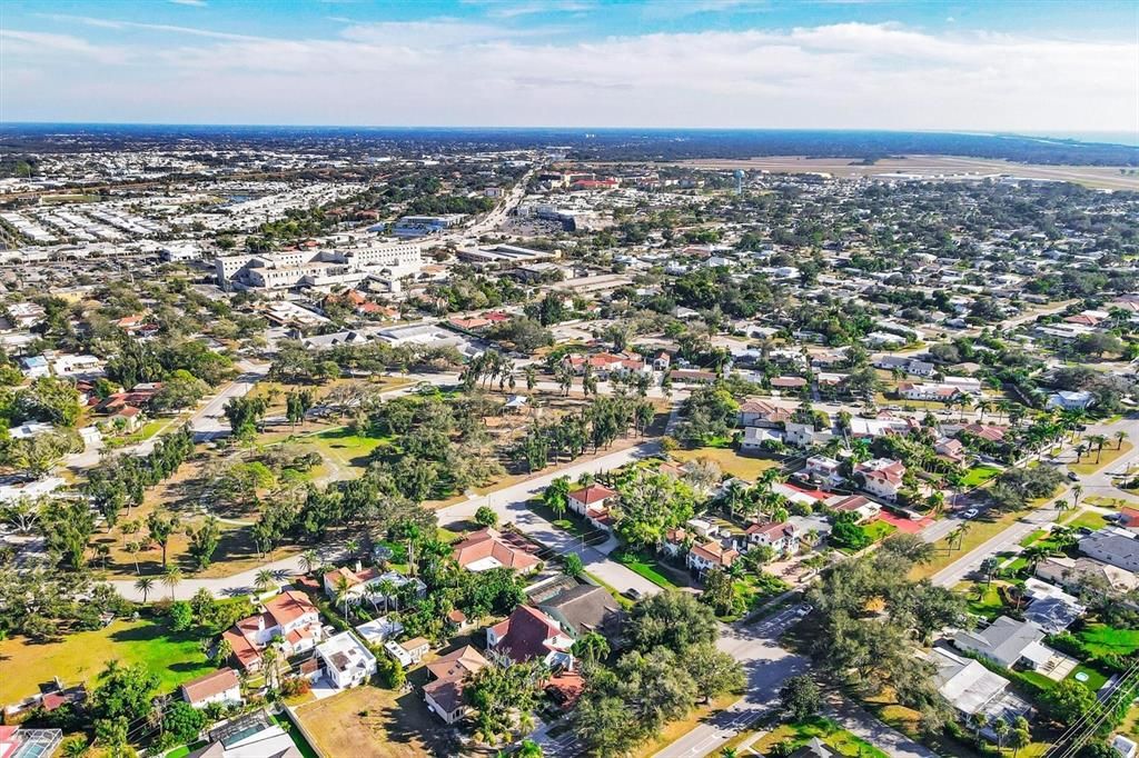 For Sale: $1,100,000 (3 beds, 2 baths, 2688 Square Feet)
