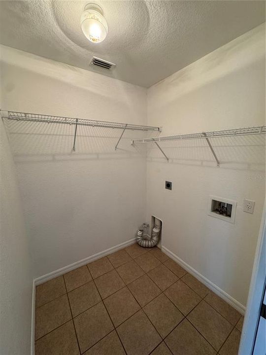 En Renta: $1,695 (3 camas, 2 baños, 1580 Pies cuadrados)