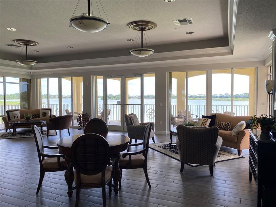 出租: $3,200 (3 贝兹, 2 浴室, 1742 平方英尺)