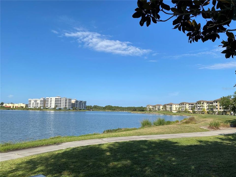 出租: $3,200 (3 贝兹, 2 浴室, 1742 平方英尺)