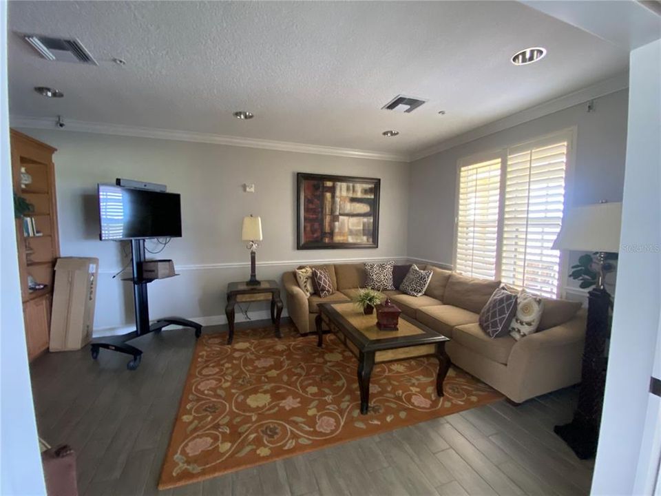 出租: $3,200 (3 贝兹, 2 浴室, 1742 平方英尺)