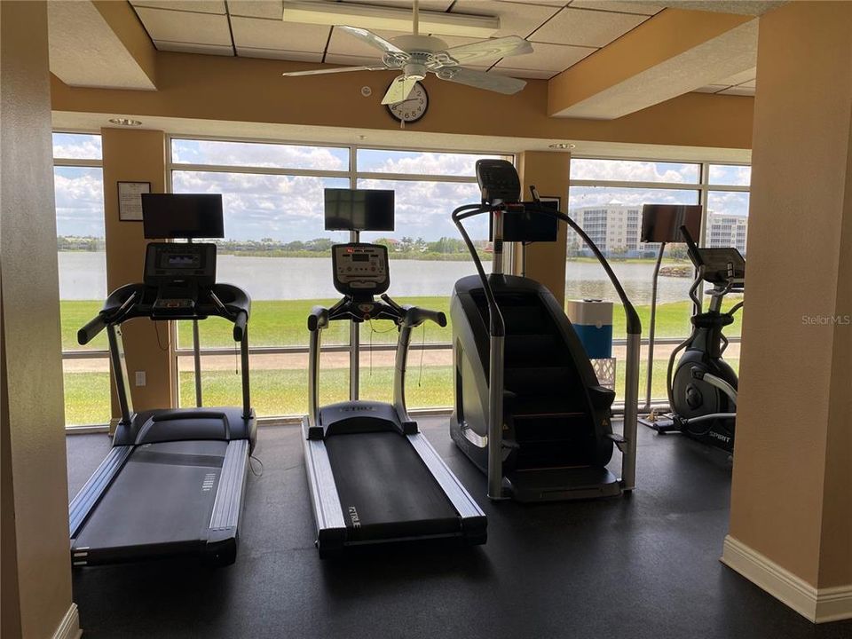 出租: $3,200 (3 贝兹, 2 浴室, 1742 平方英尺)