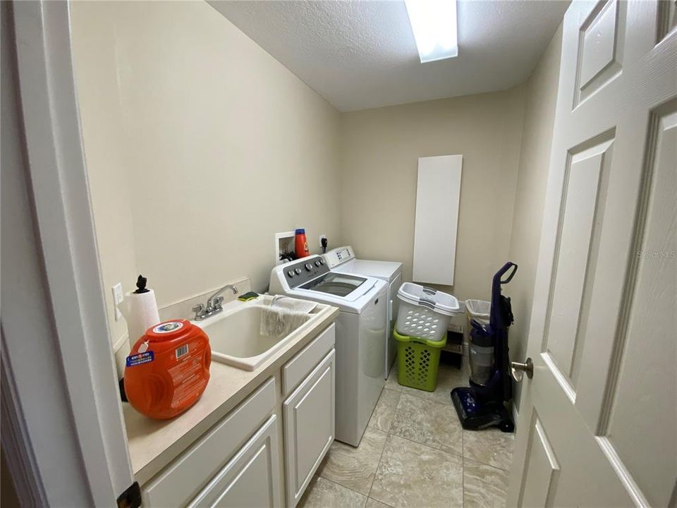 出租: $3,200 (3 贝兹, 2 浴室, 1742 平方英尺)