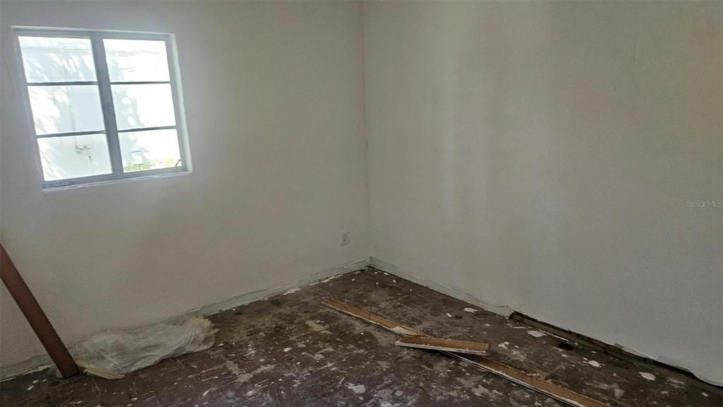 For Sale: $250,000 (4 beds, 2 baths, 1859 Square Feet)