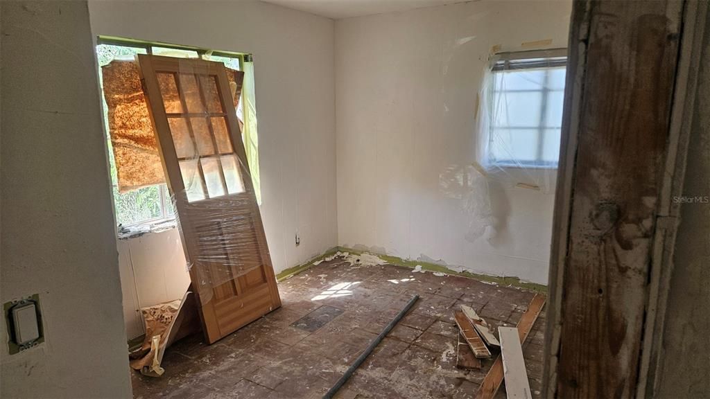 For Sale: $250,000 (4 beds, 2 baths, 1859 Square Feet)