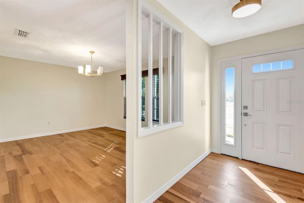 En Venta: $799,900 (3 camas, 3 baños, 2184 Pies cuadrados)