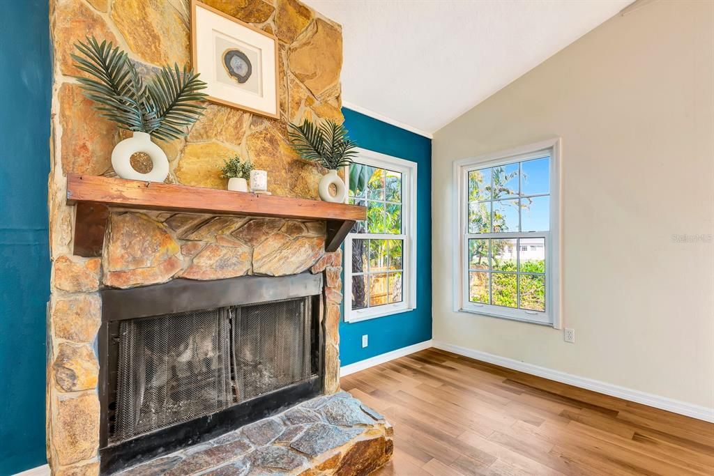 En Venta: $799,900 (3 camas, 3 baños, 2184 Pies cuadrados)