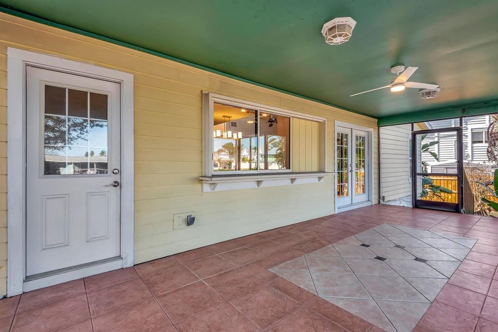 En Venta: $799,900 (3 camas, 3 baños, 2184 Pies cuadrados)