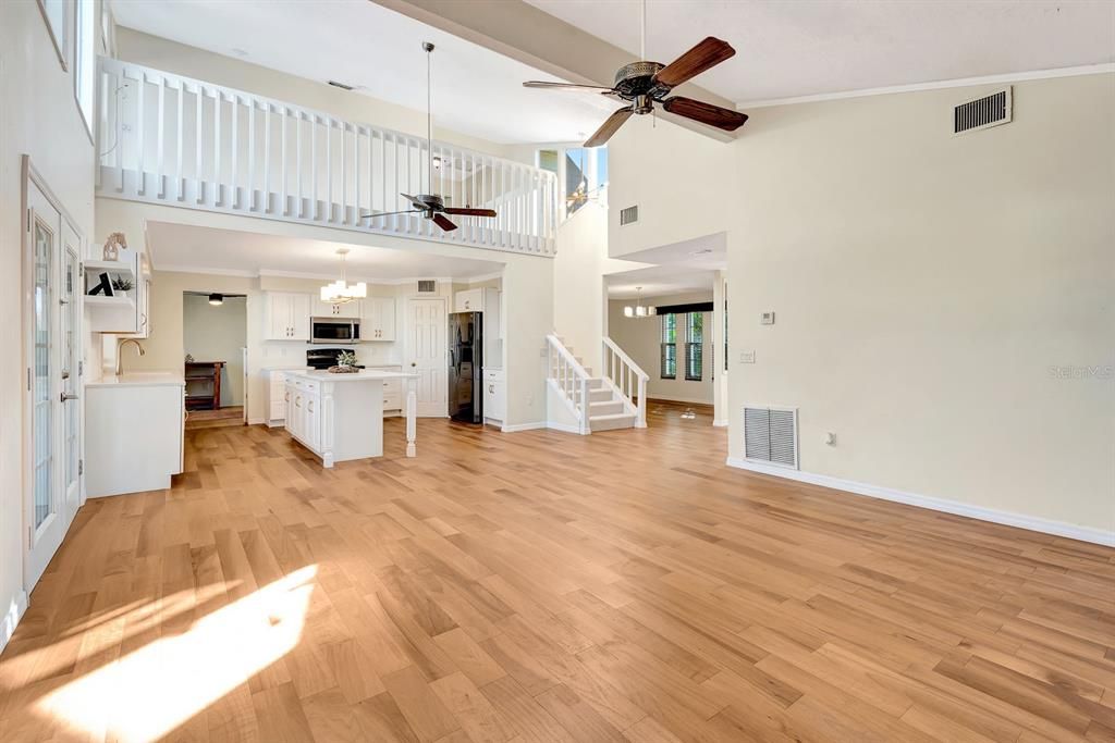 En Venta: $799,900 (3 camas, 3 baños, 2184 Pies cuadrados)