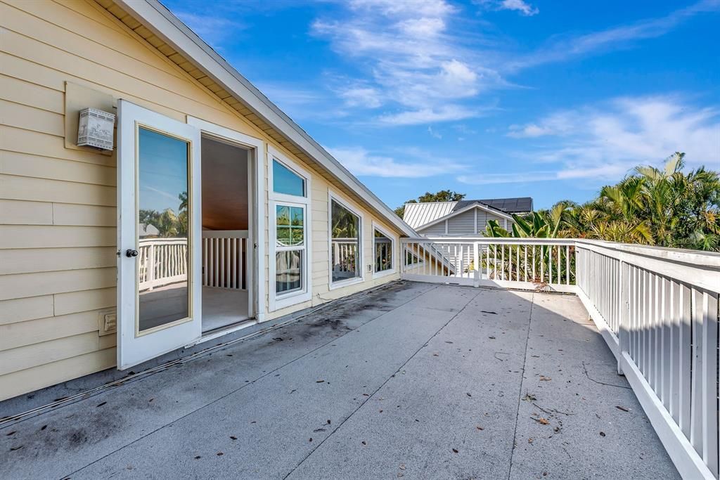 En Venta: $799,900 (3 camas, 3 baños, 2184 Pies cuadrados)