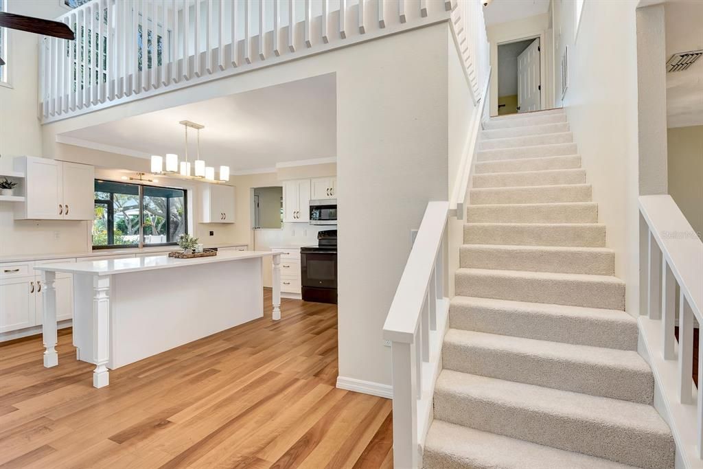 En Venta: $799,900 (3 camas, 3 baños, 2184 Pies cuadrados)