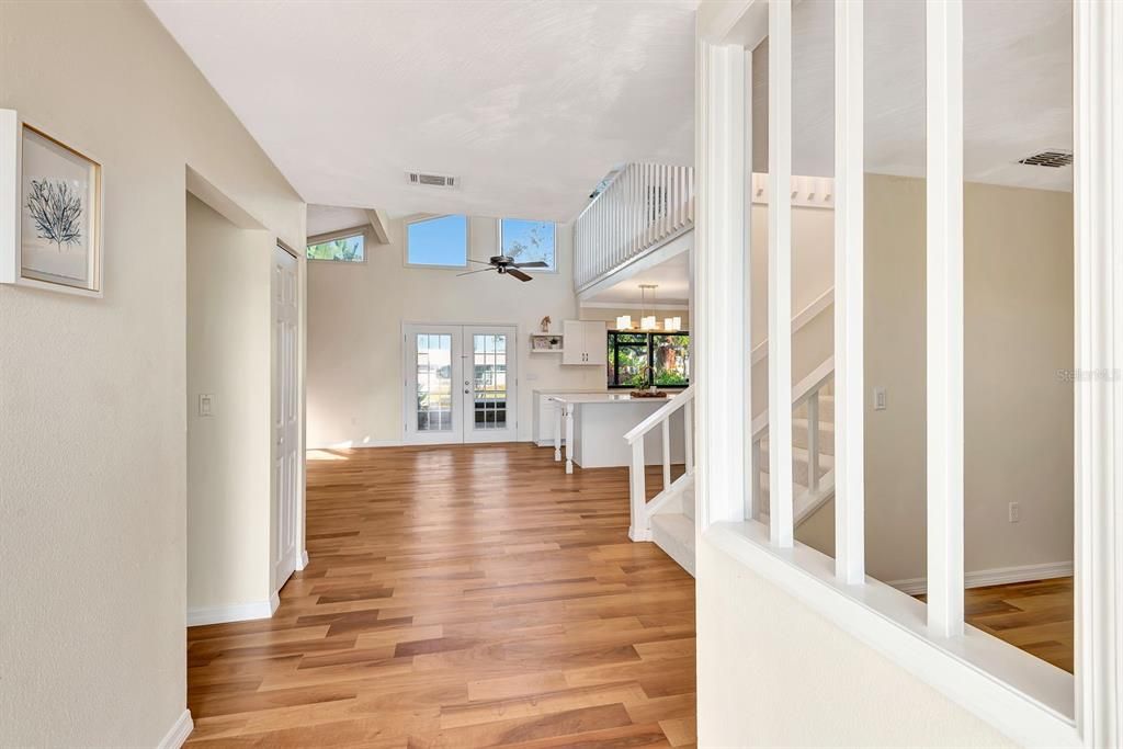 En Venta: $799,900 (3 camas, 3 baños, 2184 Pies cuadrados)