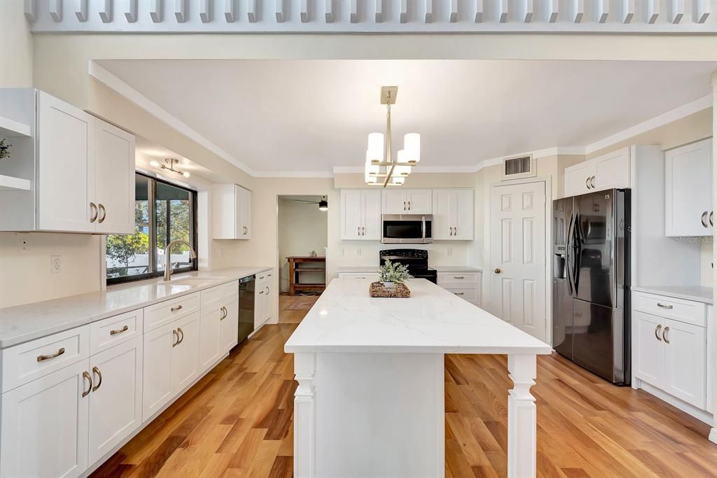 En Venta: $799,900 (3 camas, 3 baños, 2184 Pies cuadrados)