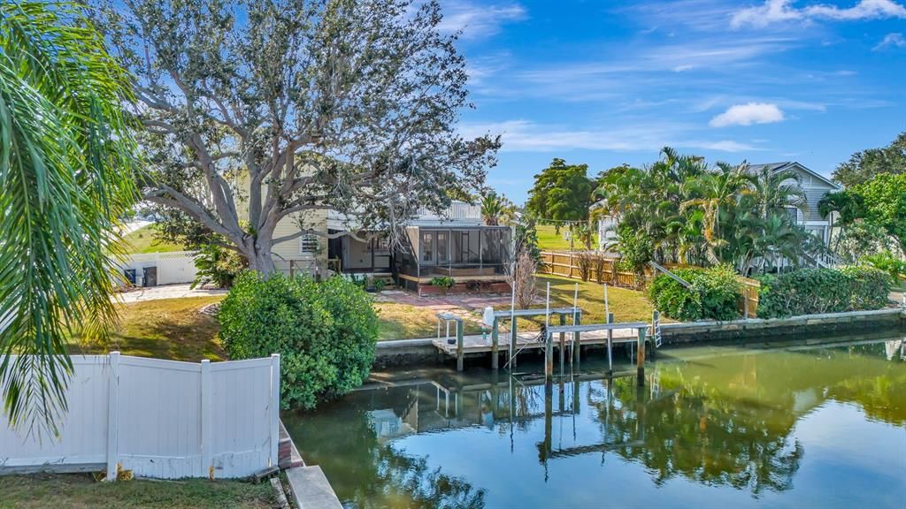 En Venta: $799,900 (3 camas, 3 baños, 2184 Pies cuadrados)