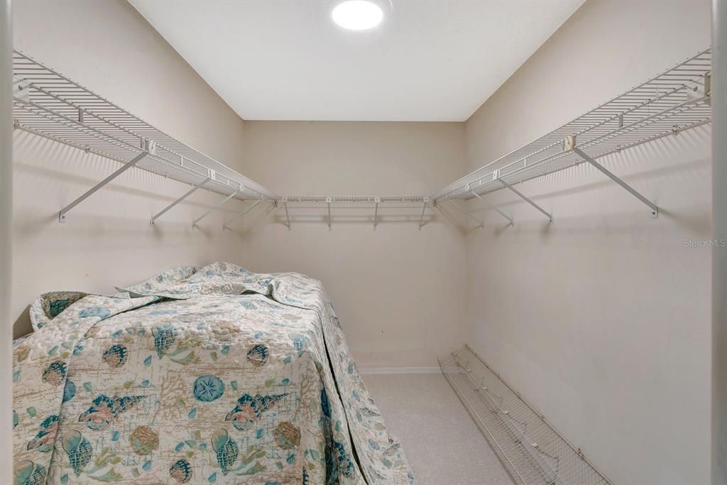 En Venta: $799,900 (3 camas, 3 baños, 2184 Pies cuadrados)