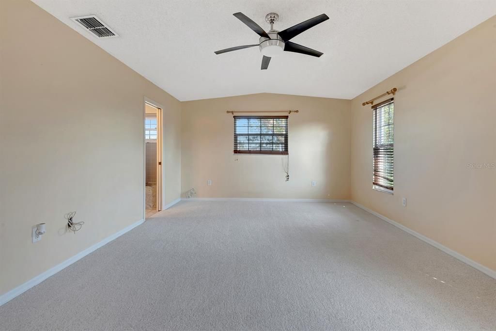 En Venta: $799,900 (3 camas, 3 baños, 2184 Pies cuadrados)