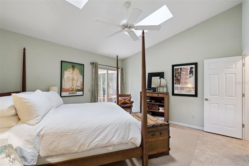 На продажу: $454,900 (3 спален, 2 ванн, 1738 Квадратных фут)