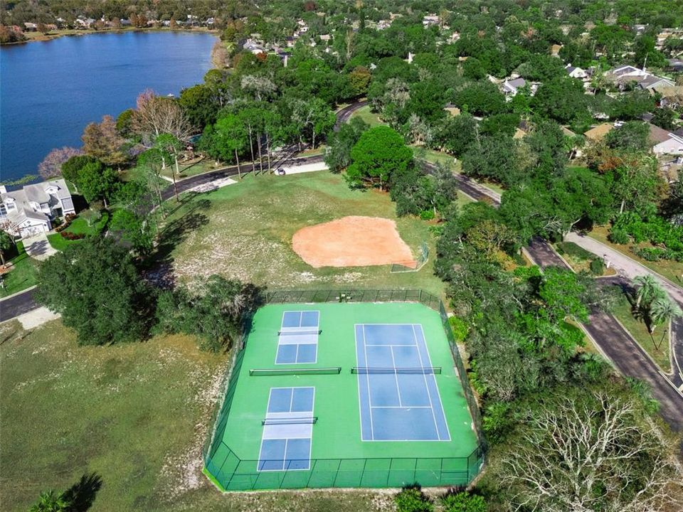 На продажу: $454,900 (3 спален, 2 ванн, 1738 Квадратных фут)