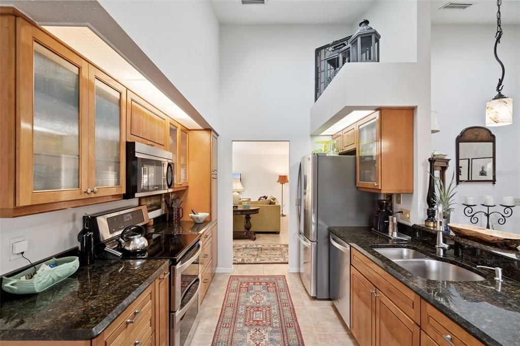 На продажу: $454,900 (3 спален, 2 ванн, 1738 Квадратных фут)