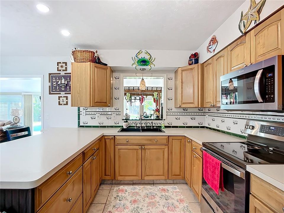 En Venta: $435,000 (3 camas, 2 baños, 1556 Pies cuadrados)