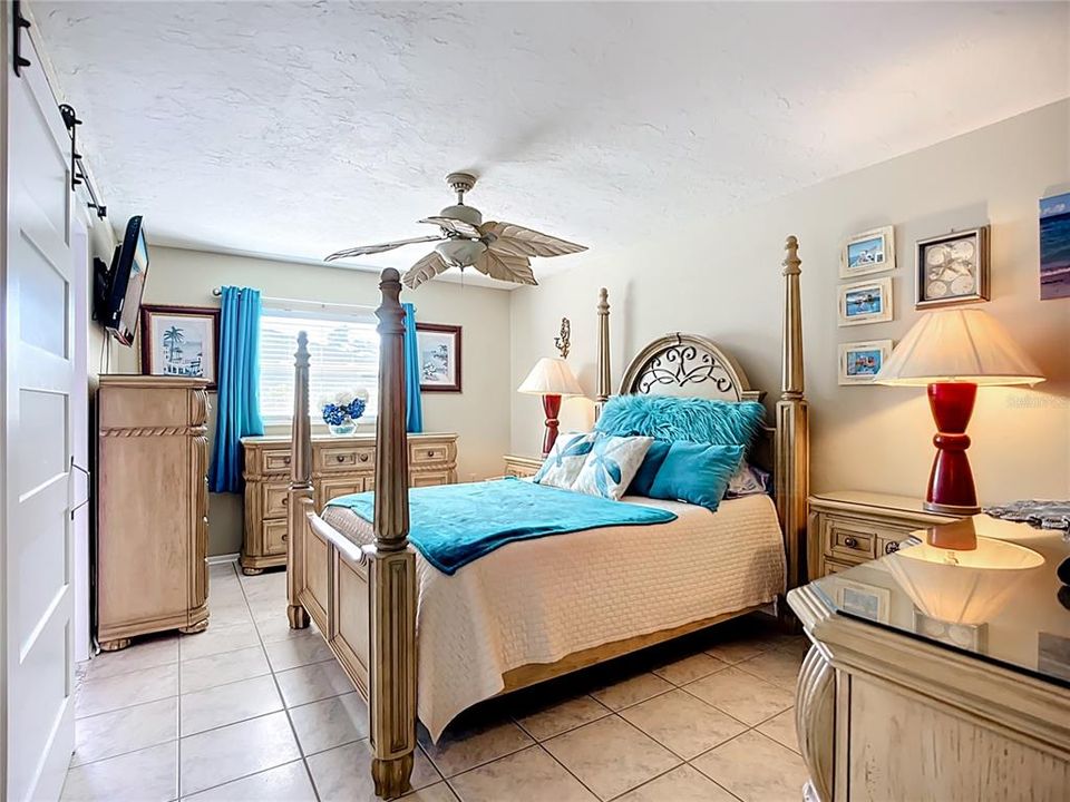 En Venta: $435,000 (3 camas, 2 baños, 1556 Pies cuadrados)