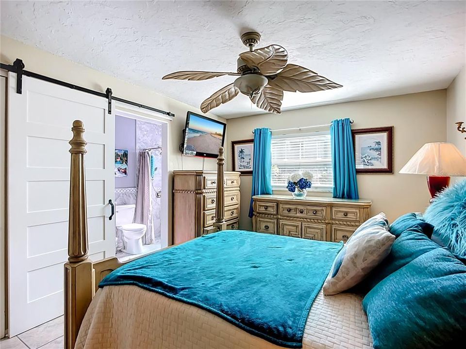 En Venta: $435,000 (3 camas, 2 baños, 1556 Pies cuadrados)