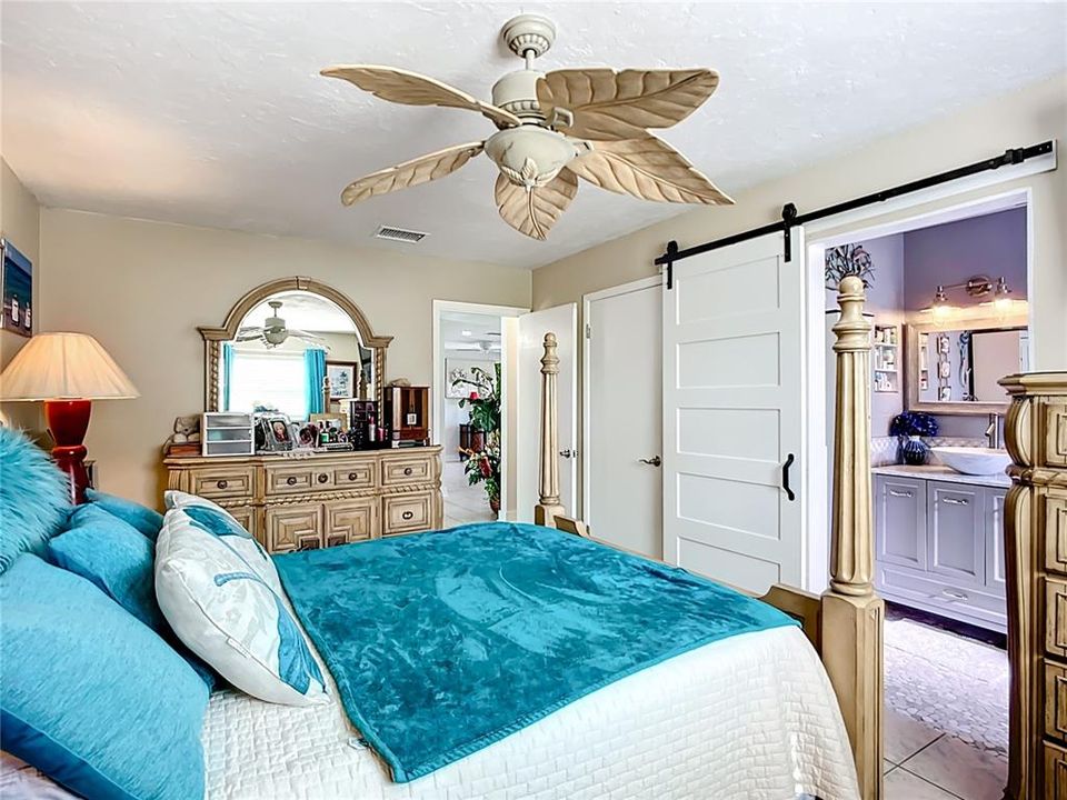 En Venta: $435,000 (3 camas, 2 baños, 1556 Pies cuadrados)