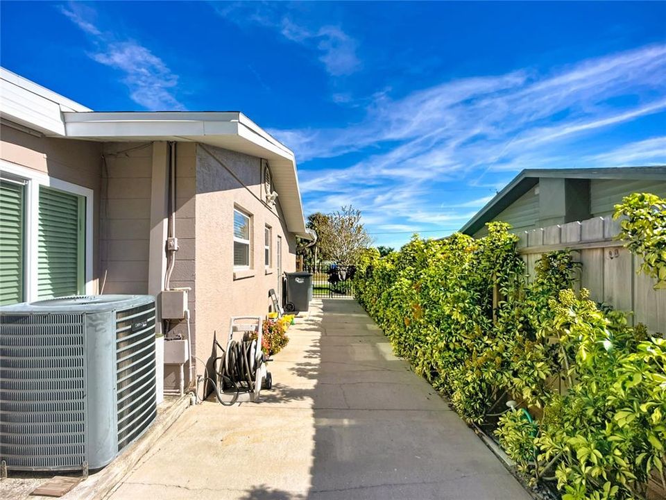 En Venta: $435,000 (3 camas, 2 baños, 1556 Pies cuadrados)