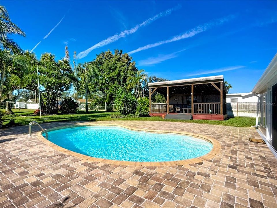 En Venta: $435,000 (3 camas, 2 baños, 1556 Pies cuadrados)