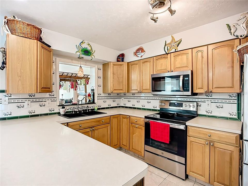 En Venta: $435,000 (3 camas, 2 baños, 1556 Pies cuadrados)