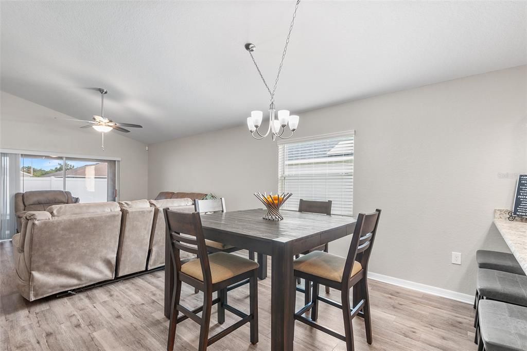 En Venta: $272,000 (3 camas, 2 baños, 1479 Pies cuadrados)