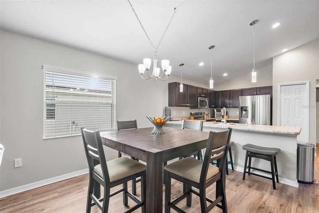 En Venta: $272,000 (3 camas, 2 baños, 1479 Pies cuadrados)