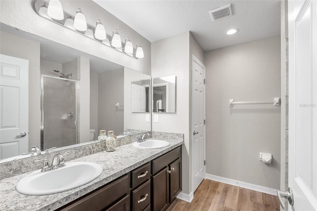 En Venta: $272,000 (3 camas, 2 baños, 1479 Pies cuadrados)