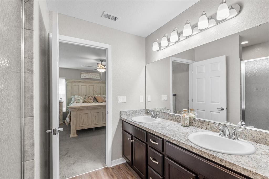 En Venta: $272,000 (3 camas, 2 baños, 1479 Pies cuadrados)